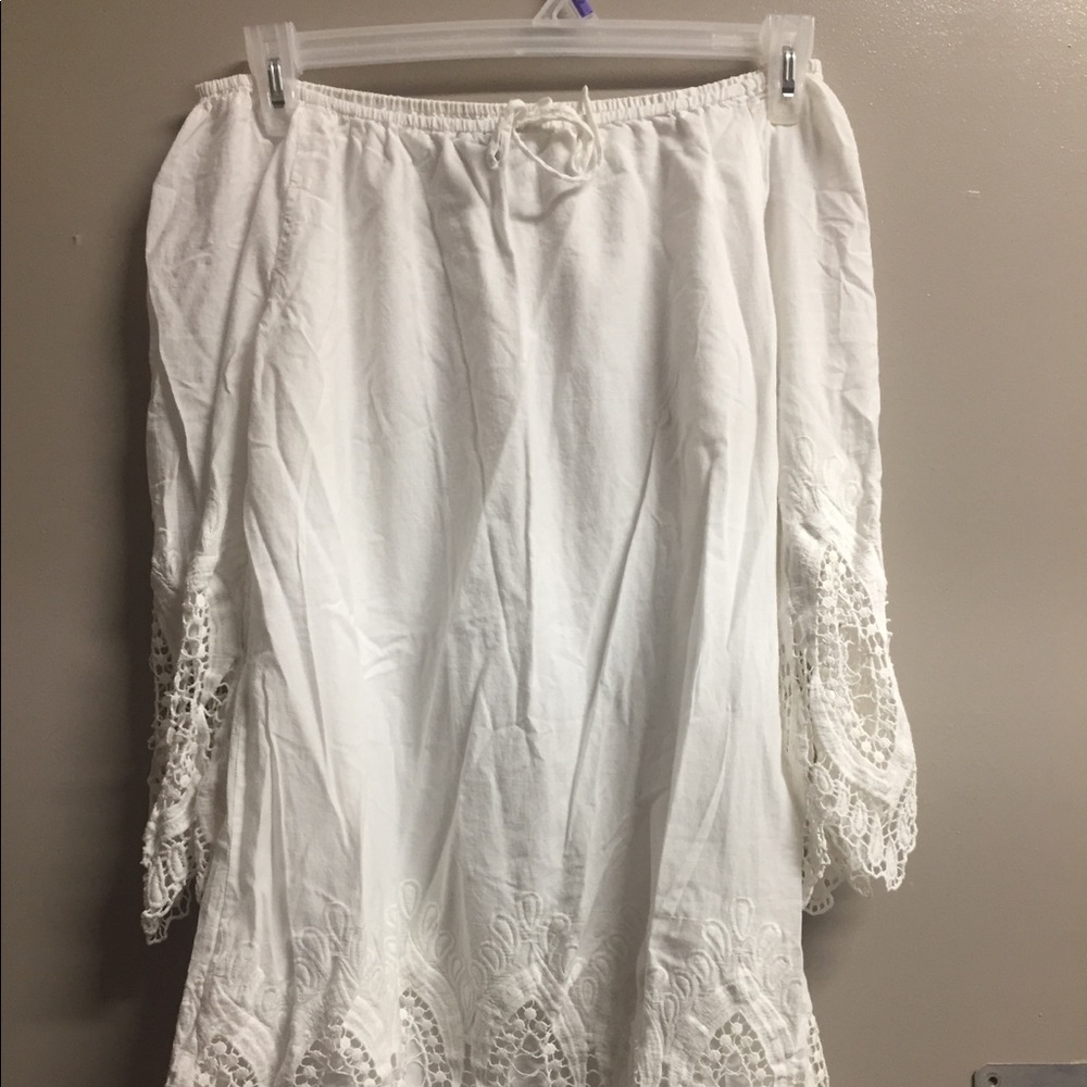 Dress with beautiful lace accents